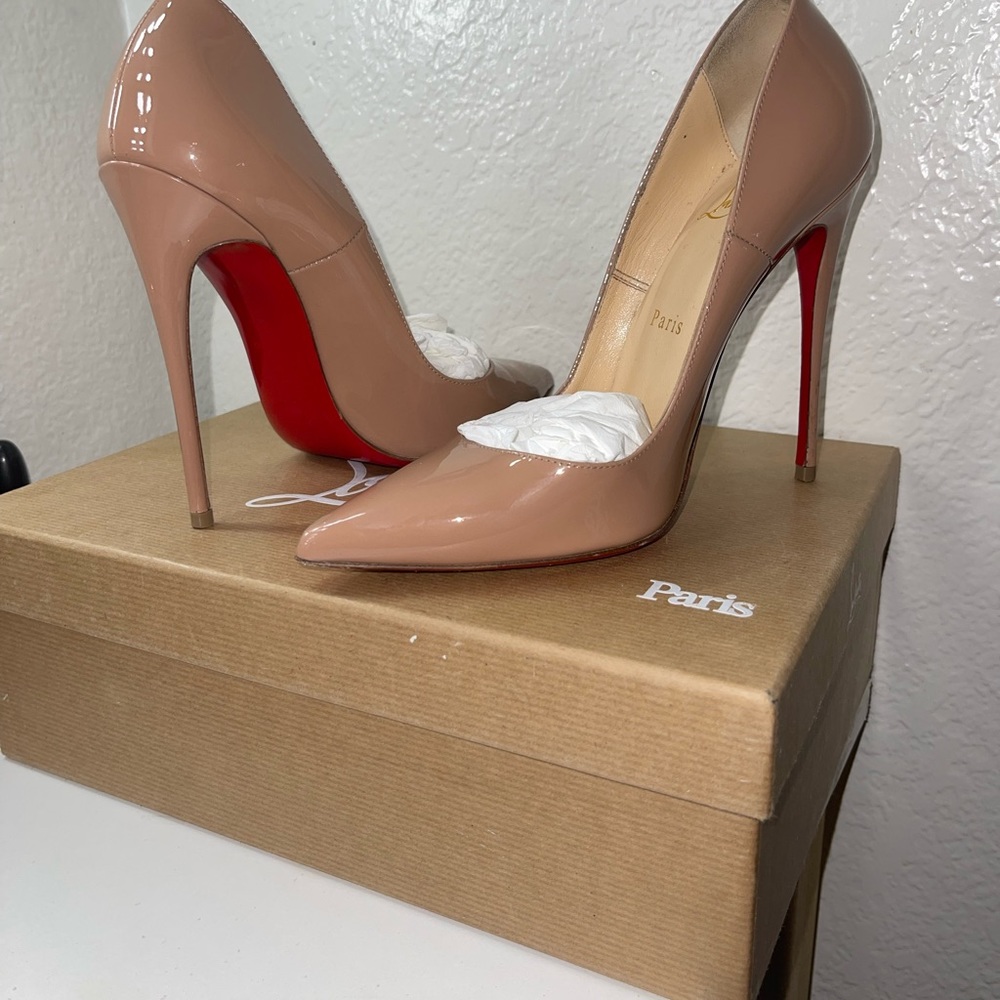 Christian louboutin So Kate nude patent leather pumps